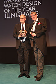Inhorgenta Award 2017 "Watch Design of the Year" Junghans Gesch&auml;ftsf&uuml;hrer Matthias Stotz (li.) mit Uhren-Experten und Laudator Gisbert Brunner (&copy;Foto: Martin Schmitz)
